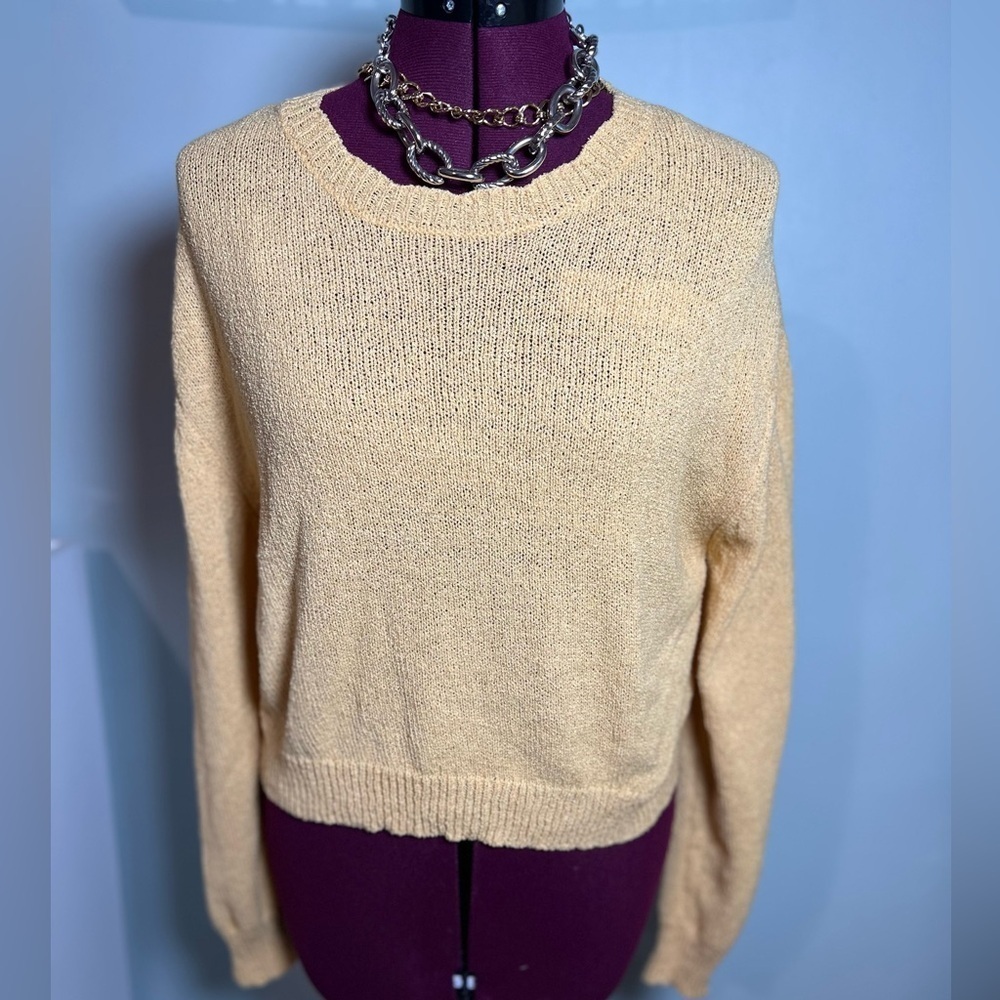 Alya Lightweight Women’s Sweater Size Large.